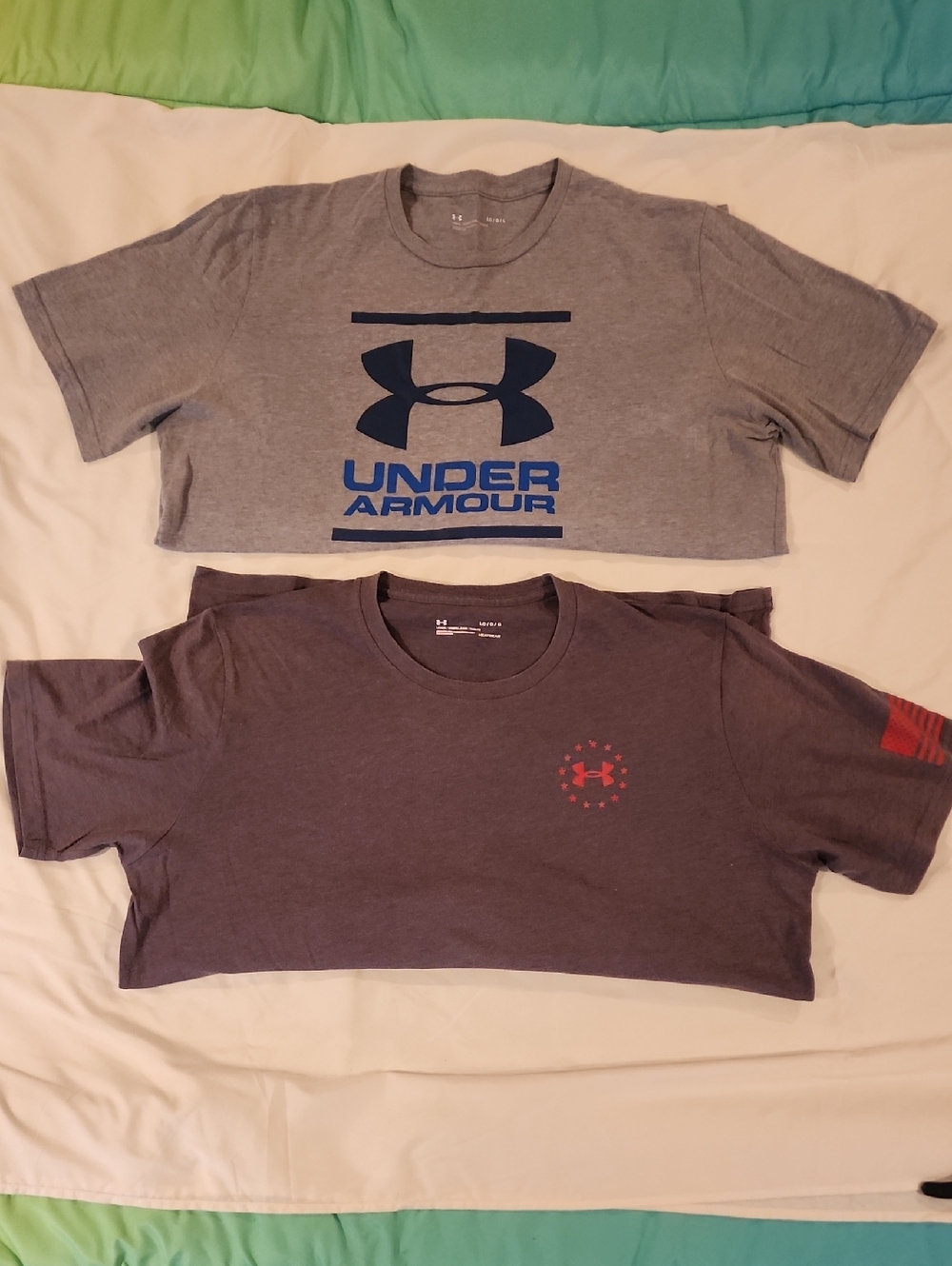 2 Under Armour Mens Tees. Size Large